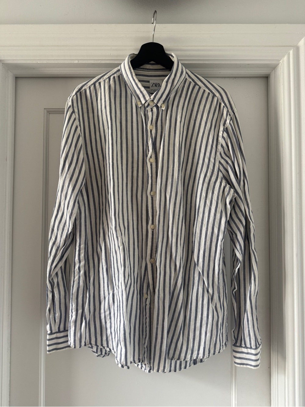 Zara Men's Navy and White Vertical Stripe Button-Down Shirt